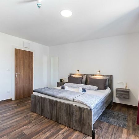 Apinelo Port Rooms Split Eksteriør billede
