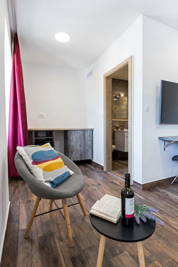Apinelo Port Rooms Split Eksteriør billede
