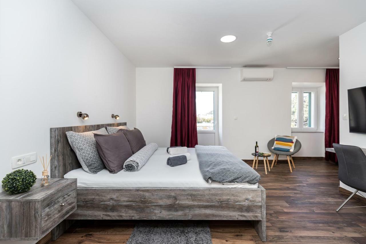 Apinelo Port Rooms Split Eksteriør billede